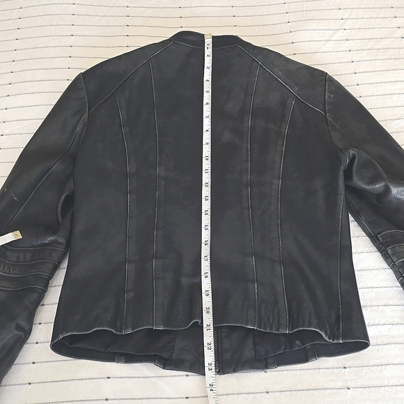 Cropped leather jacket - Picture 8 of 15